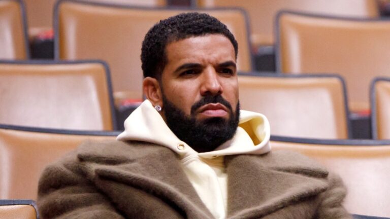 L'audience du tribunal de Drake dans la bataille juridique d'UMG est retardée en raison d'une mauvaise communication