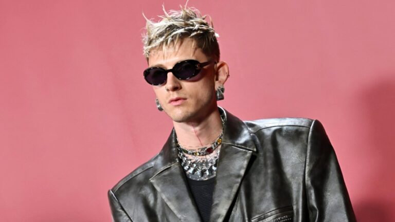 Le Kink prétendument sauvage de MGK exposé par une ex-star de cinéma pour adultes : « Il serait parfait pour OnlyFans »