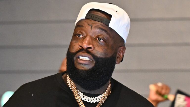 Rick Ross largué par sa petite amie quelques jours seulement après avoir affirmé qu'elle était « heureuse »