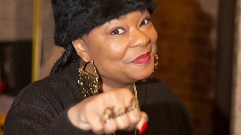 Roxanne Shanté nommé First Solo Femme Rapper récipiendaire du Grammys Lifetime Achievement Award