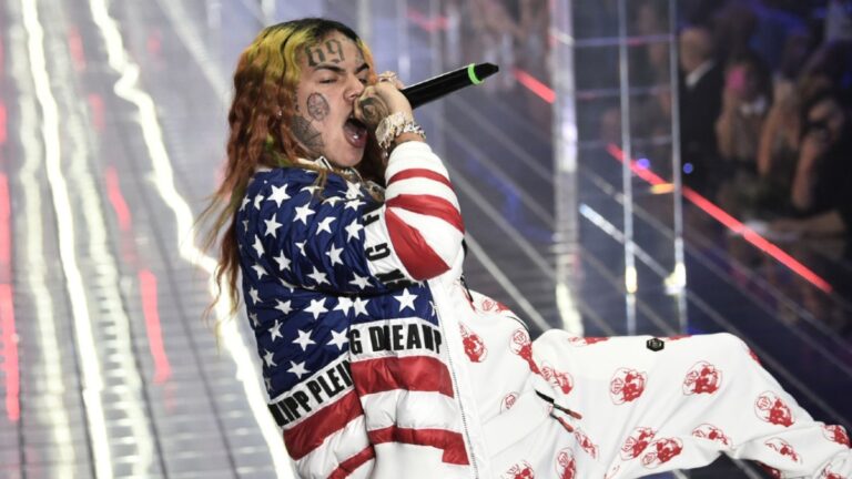 6ix9ine intente une action en justice d'un million de dollars contre LA Fitness pour agression virale