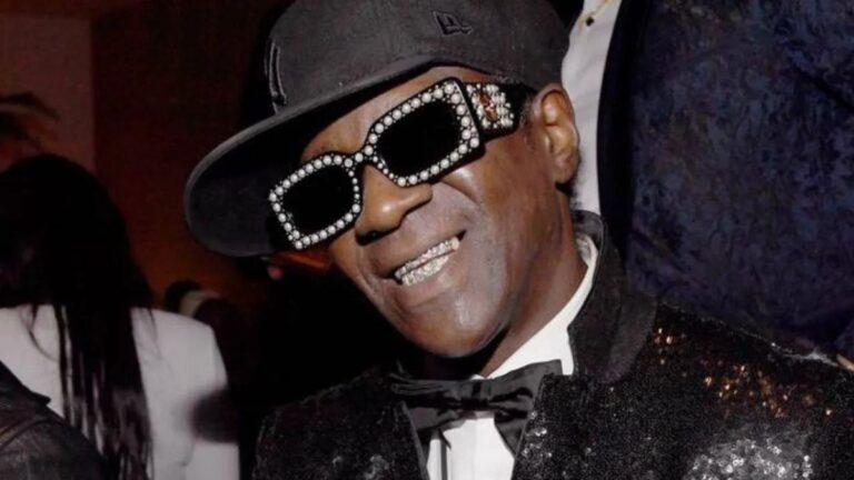 Flavour Flav aide à organiser une collecte de fonds pour les familles noires déplacées par les incendies de Los Angeles