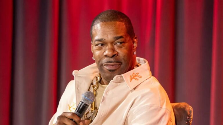 Busta Rhymes reçoit un diplôme honorifique: «  Depuis ce jour, me connaître comme le Dr Rhymes '