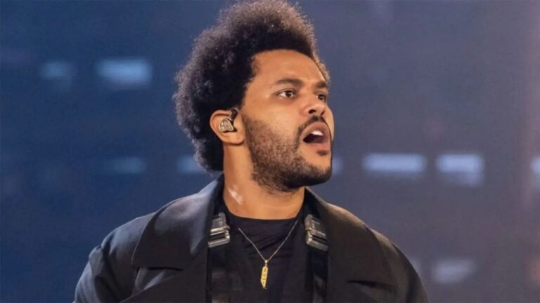 Le set de The Weeknd «  Hurch Tomorrow '' pour les énormes ventes de la première semaine à l'arrivée de la bande-annonce du film arrive