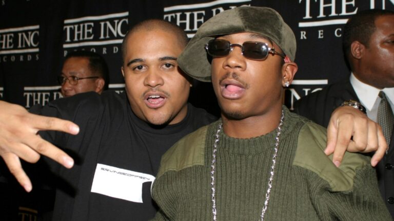 Ja Rule dit que l'héritage d'Irv Gotti «vivra pour toujours» dans le discours de Mémorial en mouvement