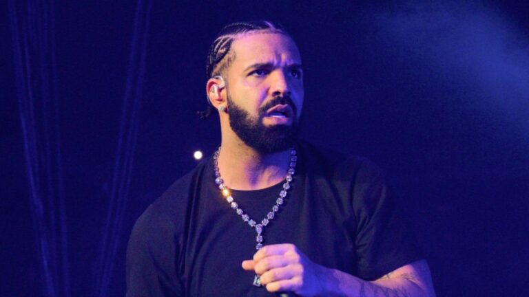 La photo de concert viral de Drake étimule les préoccupations dystopiques: «(c'est) un peu effrayant»
