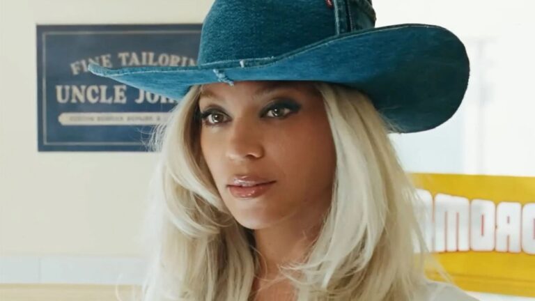 Beyoncé Reinvents Classic 1991 Commercial à New Levi's «  Pool Hall ''
