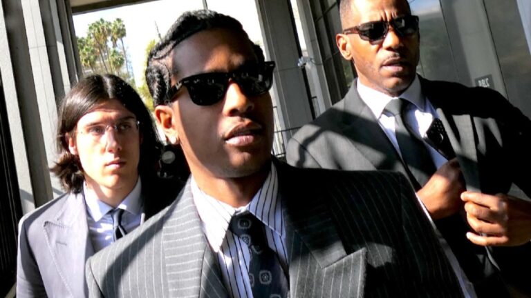Un extrait Rocky $ Rocky semble faire référence à son procès: «Je porte Armani au tribunal»