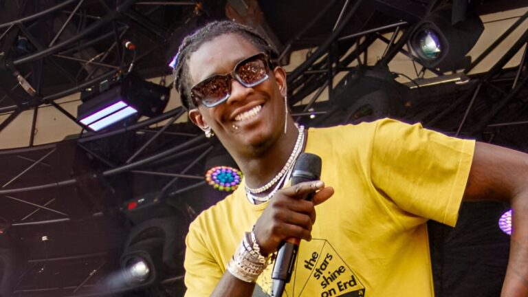 Les bijoux de Young Thug saisissent en raid YSL Rico à retourner