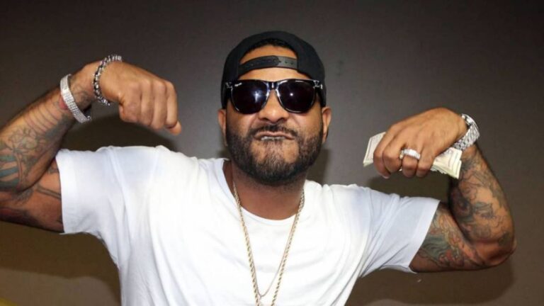 Jim Jones défend les rappeurs en visite à la Maison Blanche, dit que Trump est dû à un «respect»