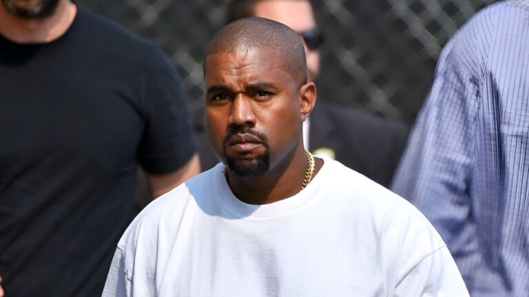 Le site Web Yeezy de Kanye West a été fermé après avoir vendu un t-shirt Swastika
