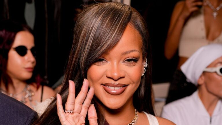 Rihanna révèle lequel de ses albums qu'elle écoute avec «No Shame»