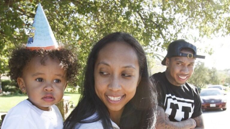 Tyga pleure la perte de sa mère en rendant hommage