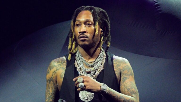 Future frappe à l'ex-ex-ex-lui qui a appelé les flics sur lui: «  Album Bout Be (Fire) ''