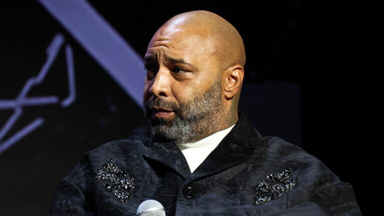 La surface des photos nues de Joe Budden alors que les voisins le poursuivent sur l'acte obscène
