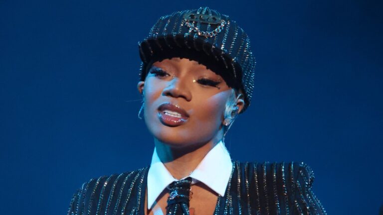 Glorilla se déshabille en lingerie sexy dans Savage x Fenty PhotoShoot