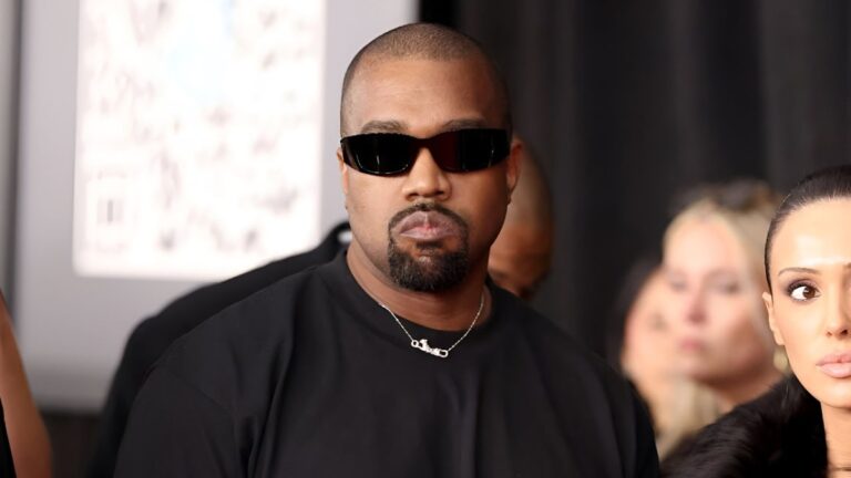 Kanye West a poursuivi le chanteur allemand qui a nié une demande d'échantillonnage pour ses opinions «racistes»