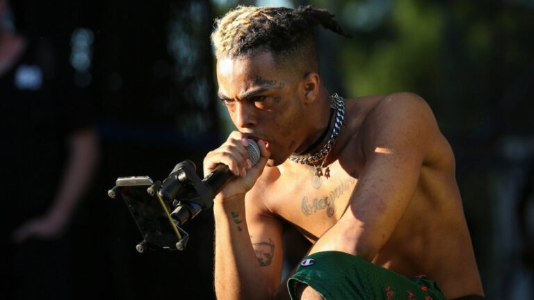 Le fils de XXXTENTACION rend les fans émotionnels avec un économiseur d'écran de téléphone «déchirant»