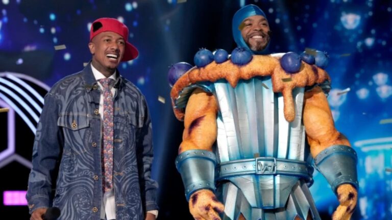 Method Man frappe les mouvements de danse des années 90 alors qu'il était habillé en muffin aux myrtilles sur «Masked Singer»