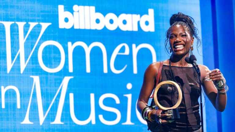 Doechii aborde apparemment les allégations de plantes de l'industrie dans Billboard Women in Music Speech