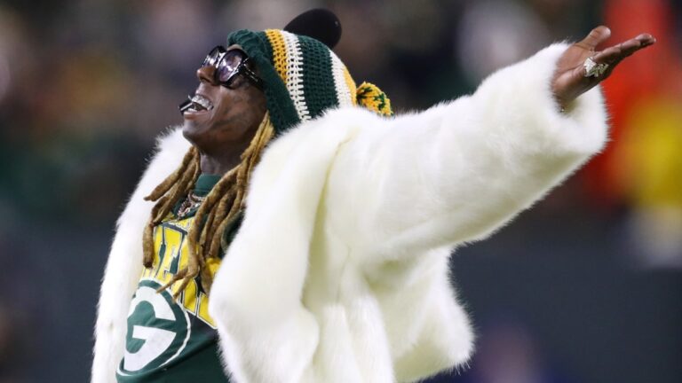 Lil Wayne fait équipe avec Mitchell & Ness pour une collection de Green Bay Packers inspirée de Carter Vi'