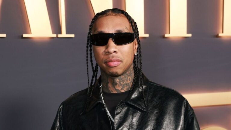 Tyga «se connecte» à l'esprit de sa défunte mère avec l'aide de Celebrity Medium
