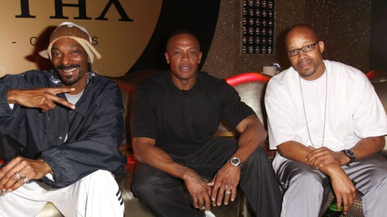 Le Dr Dre et Snoop Dogg donnent à Warren G le traitement silencieux
