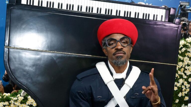 André 3000 Drops surprise 'No Bars' EP '7 Sketchs de piano'