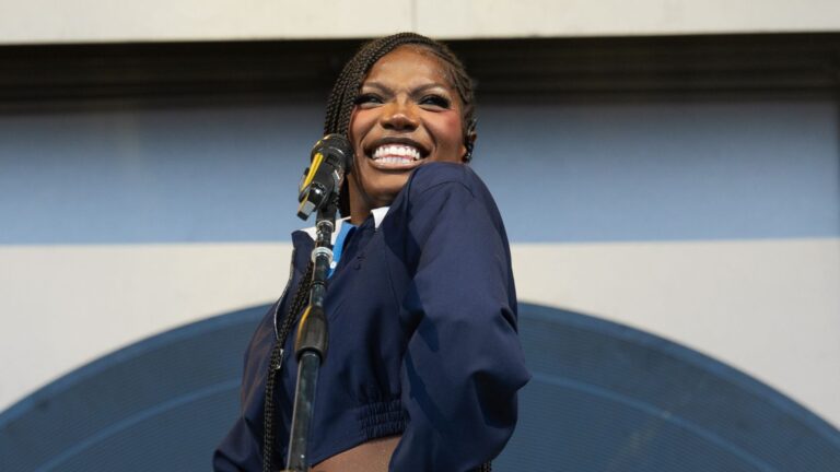 Doechii se retire de tous les prochains festivals sans explication