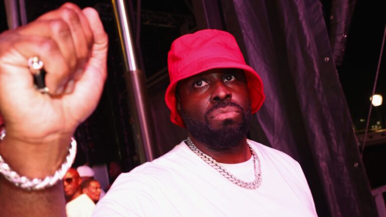 Funkmaster Flex nie qu'il avait dj enuff tiré de Hot 97
