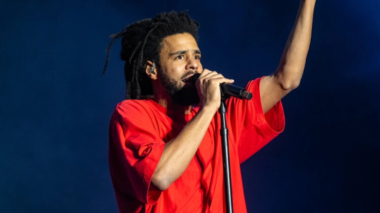 J. Cole révèle la tracklist de « The Fall-Off » et explique le concept de l'album
