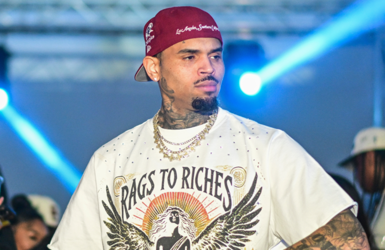 Chris Brown reçoit un doctorat honorifique en arts visuels et du spectacle