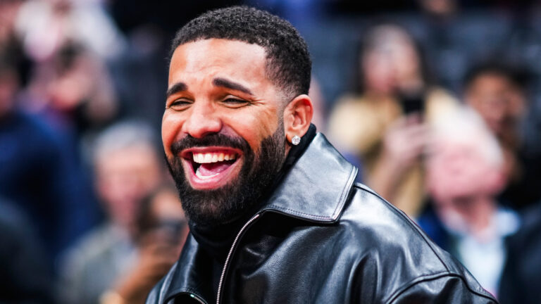 RDCWorld transforme les fans de Drake en gang dans un nouveau sketch hilarant