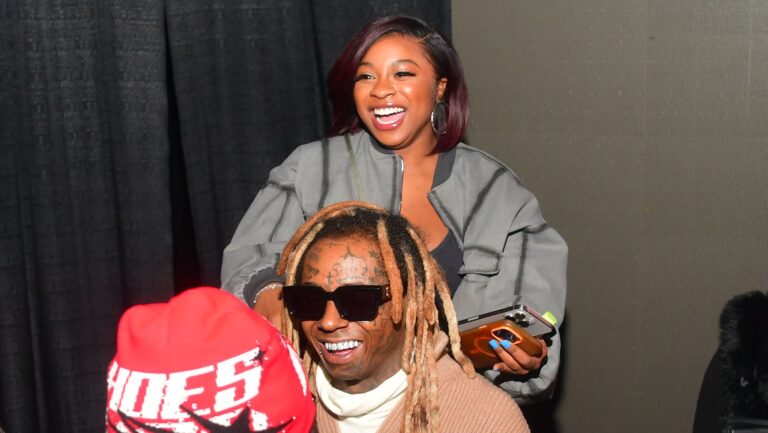 Reginae Carter révèle la seule chose que Lil Wayne n'achèterait pas pour elle