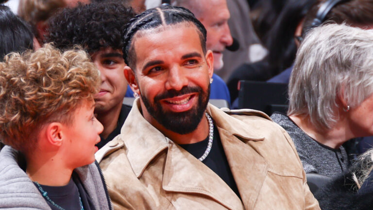 Voici comment les trois nouveaux albums de Drake devraient faire leurs débuts au Billboard 200