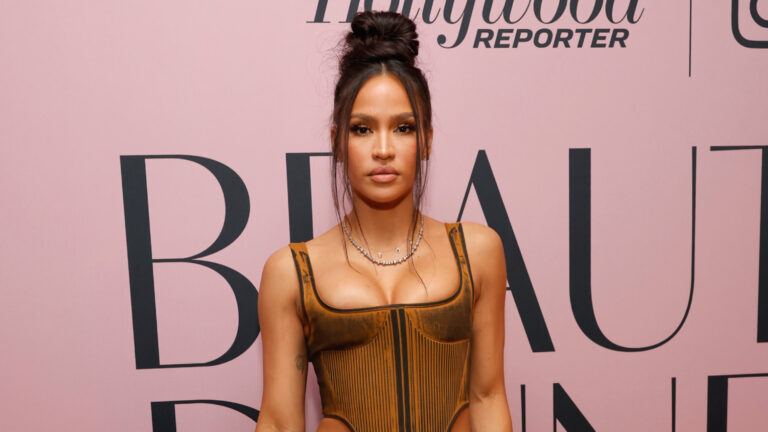 Cassie révèle qu'elle a discrètement quitté les États-Unis après avoir reçu un règlement de 30 millions de dollars de Diddy