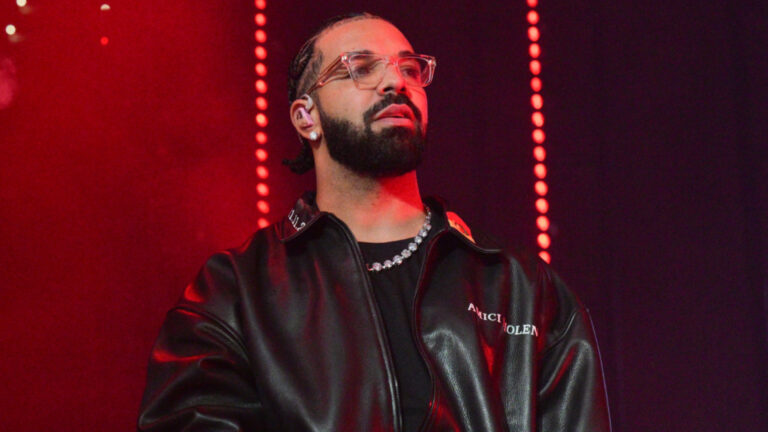 Sophie Brussaux, mère du fils de Drake, Adonis, épouse le combattant de Muay Thai Efe Caliskan