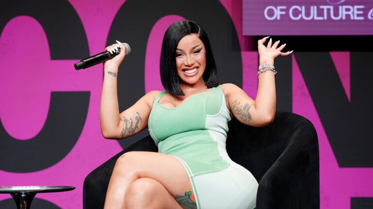 Cardi B dit que les Latinos et les Caraïbes peuvent « prospérer » grâce aux sacrifices des Afro-Américains