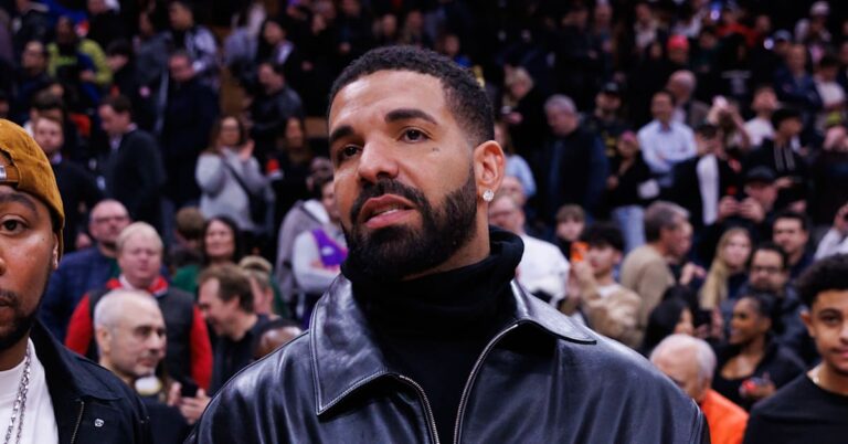 Drake répond à une photo prise par l'IA de lui en train de nourrir du Spice : « J'aurais pris cette photo pour de vrai »