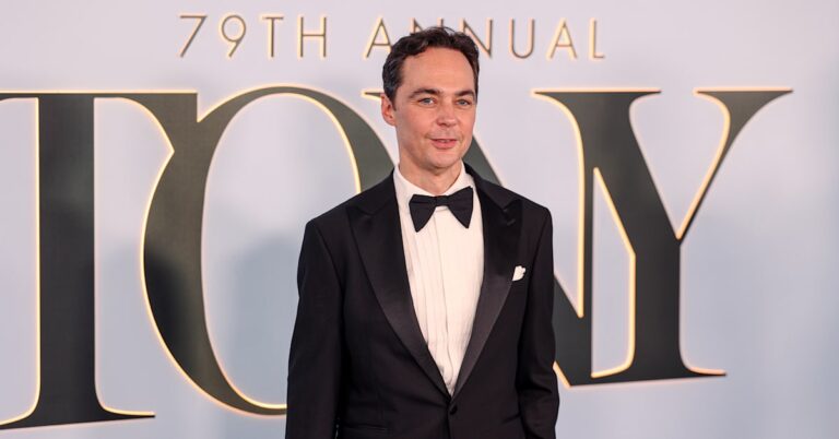 Jim Parsons dit qu'il n'était « pas heureux » pendant son passage sur « Big Bang Theory »