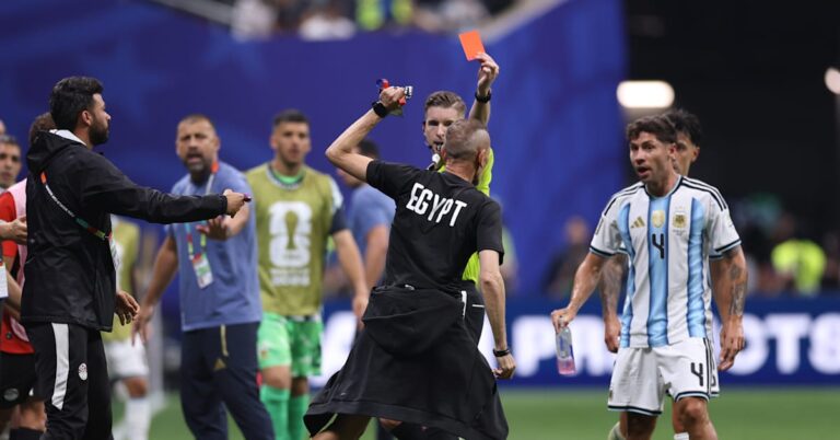 L’Égypte dépose une plainte auprès de la FIFA contre un arbitre après la défaite contre l’Argentine en Coupe du monde