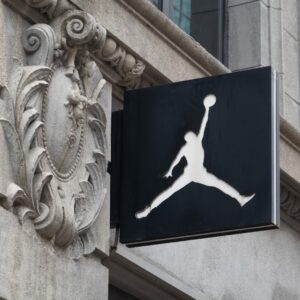 Seules 50 paires d’Air Jordan 3 « Graffiti » ont été commercialisées