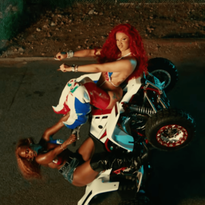 Cardi B partage une vidéo pleine d'action pour "AH AH"