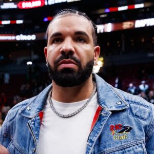 Drake partage le « Hall Pass » de Lena the Plug signé par Adam22