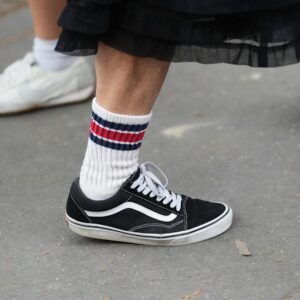 Fugazi vendra sa collaboration Shelved Vans pour 5 $ dans les pop-ups de Los Angeles et de New York en guise de clin d'œil au groupe hardcore