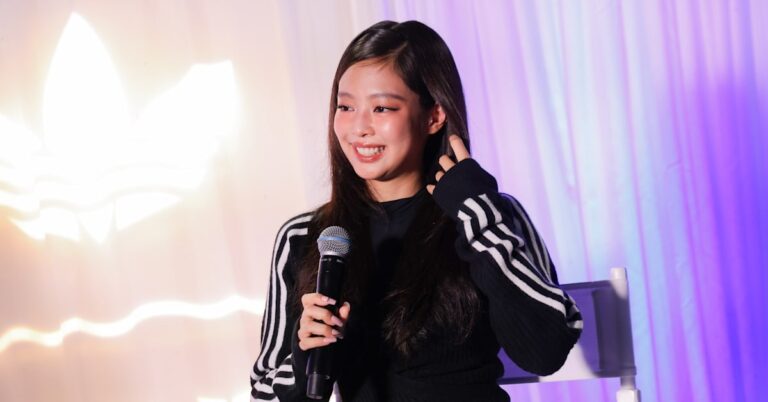 Jennie lance la collection Adidas Originals inspirée par « la douceur et la retenue » du ballet