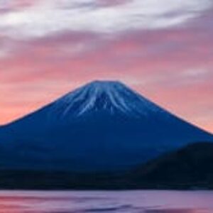 Un père laisse son fils fatigué de 7 ans seul sur le mont Fuji pour continuer son ascension