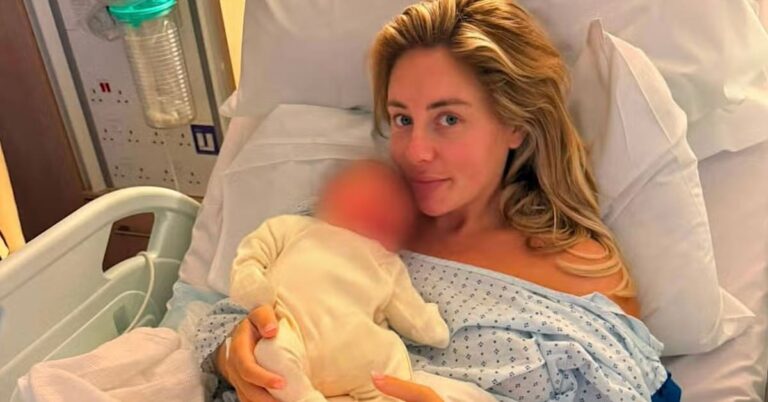 Bonnie Blue affirme qu'elle a donné naissance à son premier enfant dans une vidéo partagée depuis les toilettes