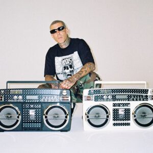 ComplexCon 2026 : Travis Barker réfléchit à l'héritage des stars et des célébrités célèbres Sangles