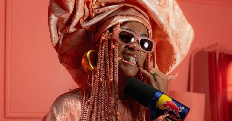 Fat Nwigwe donne la priorité à la famille dans le nouveau Red Bull Freestyle enflammé : « Je suis une mère »